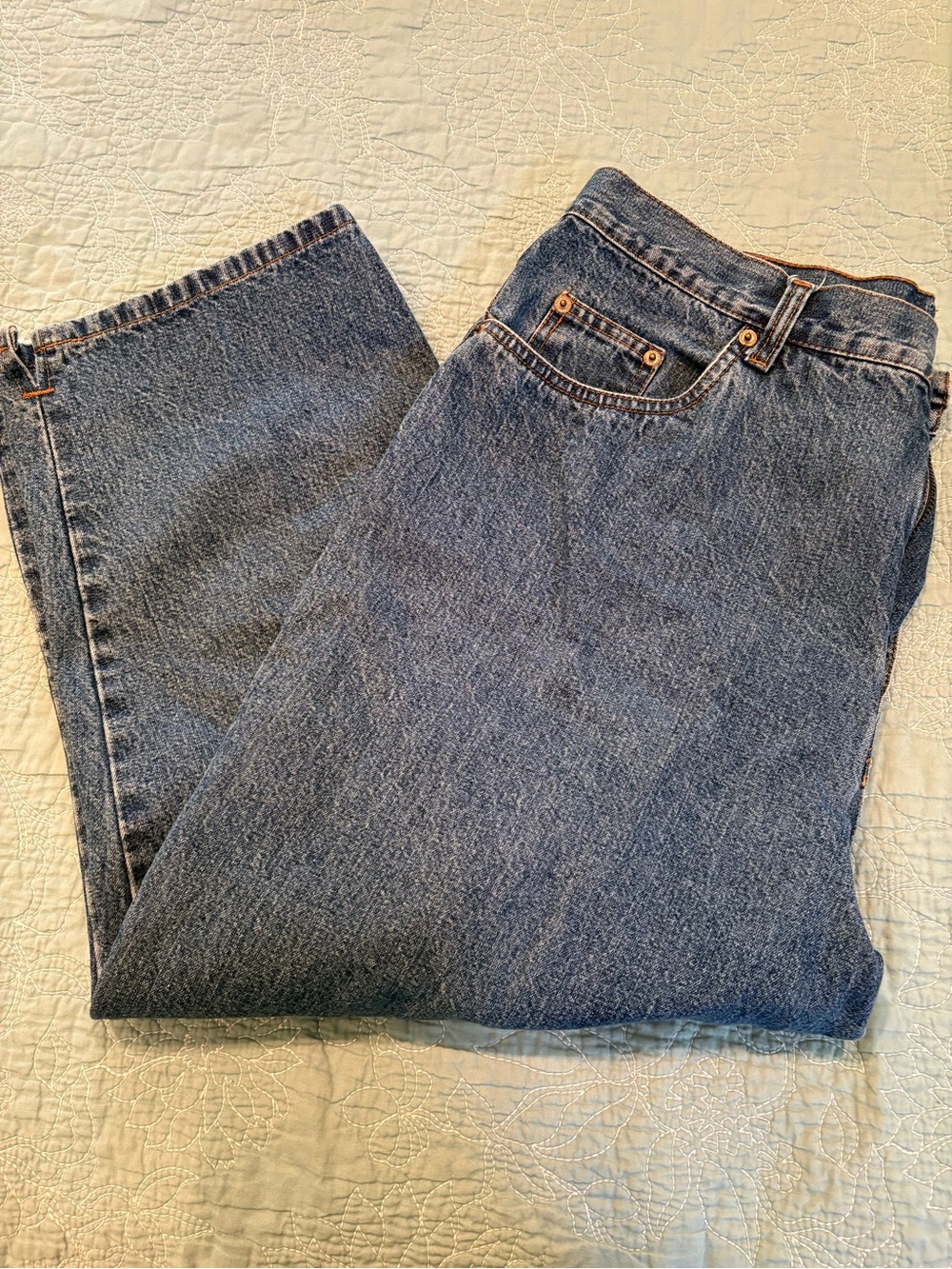 Women's Denim Blue Jeans Capris by Bill Blass